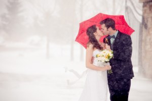 kiss rain umbrella wet