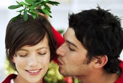 Why kiss under the mistletoe ? image