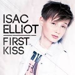 isac elliot first kiss